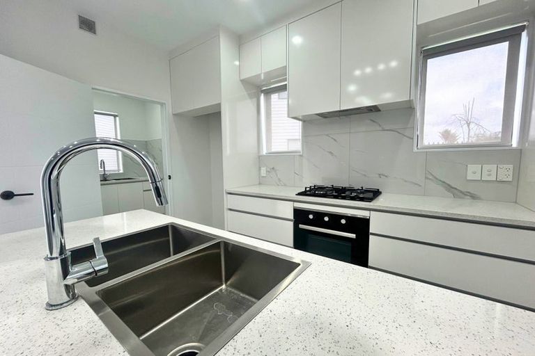 Photo of property in 2a Marinich Drive, Ranui, Auckland, 0612