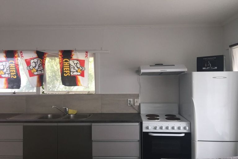 Photo of property in 2/58 Taharoto Road, Takapuna, Auckland, 0622