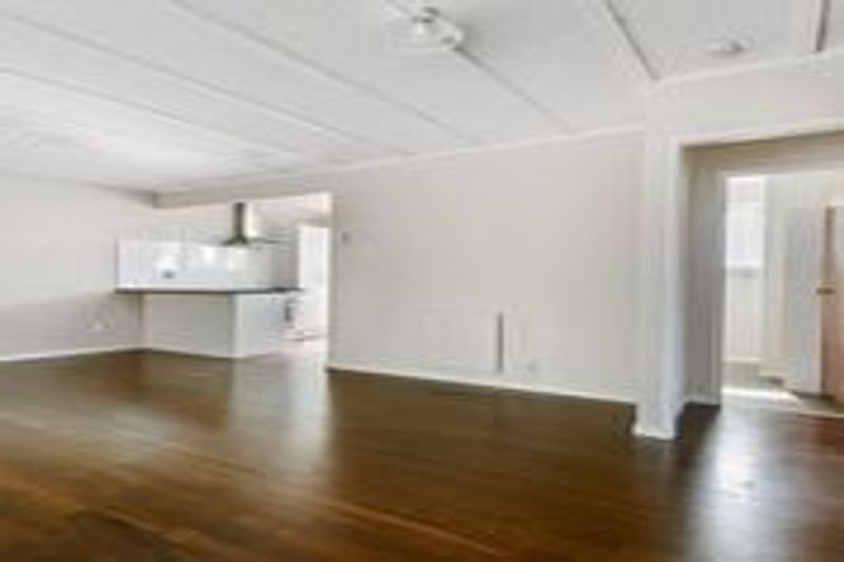 Photo of property in 2/366 Great South Road, Opaheke, Papakura, 2113