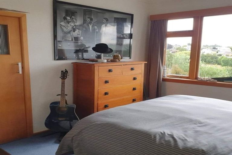 Photo of property in 17 Solway Street, Holmes Hill, Oamaru, 9401