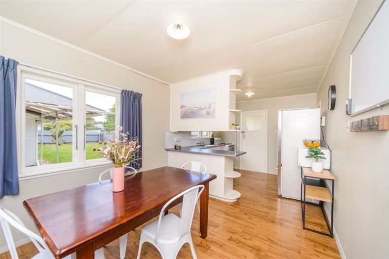 Photo of property in 27 Duff Crescent, Highbury, Palmerston North, 4412