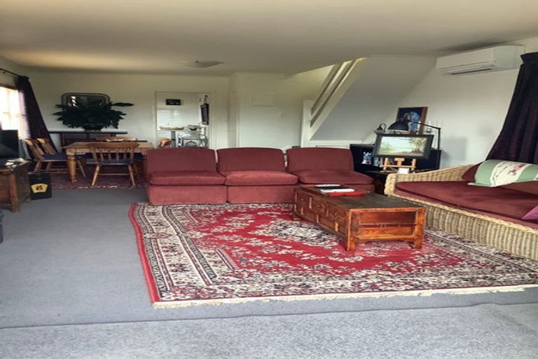 Photo of property in 302 Rangatira Road, Beach Haven, Auckland, 0626