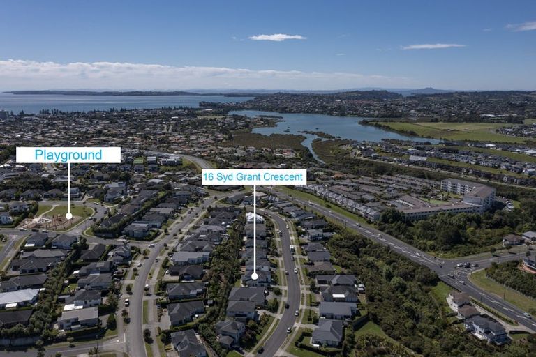Photo of property in 16 Syd Grant Crescent, Orewa, 0931