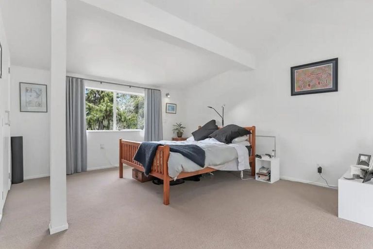 Photo of property in 199 Woodlands Park Road, Titirangi, Auckland, 0604