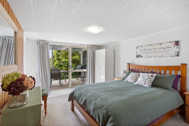 Photo of property in 199 Waimumu Road, Massey, Auckland, 0614