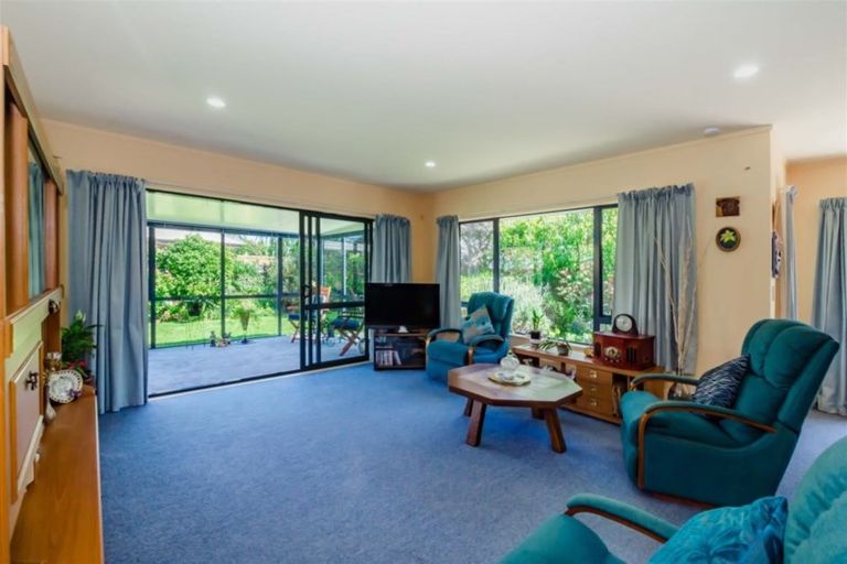 Photo of property in 53 Makarini Street, Paraparaumu, 5032