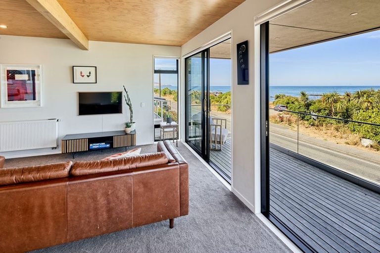 Photo of property in 196 The Esplanade, Island Bay, Wellington, 6023