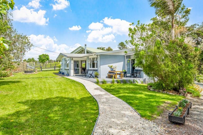 Photo of property in 84 Devich Road, Mangawhai, Wellsford, 0975