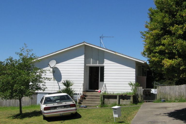 Photo of property in 33 Taurus Crescent, Beach Haven, Auckland, 0626