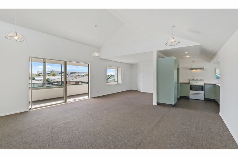 Photo of property in 3/50 Division Street, Riccarton, Christchurch, 8041