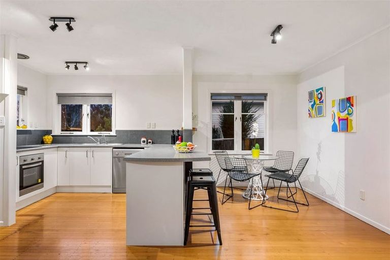 Photo of property in 218 Sturges Road, Henderson, Auckland, 0612