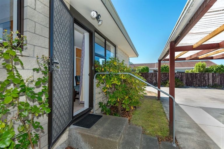 Photo of property in 1/7 Lydbury Place, Parklands, Christchurch, 8083