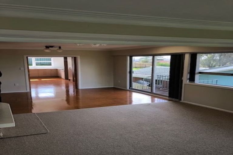 Photo of property in 15 Ellesmere Crescent, Pakuranga Heights, Auckland, 2010