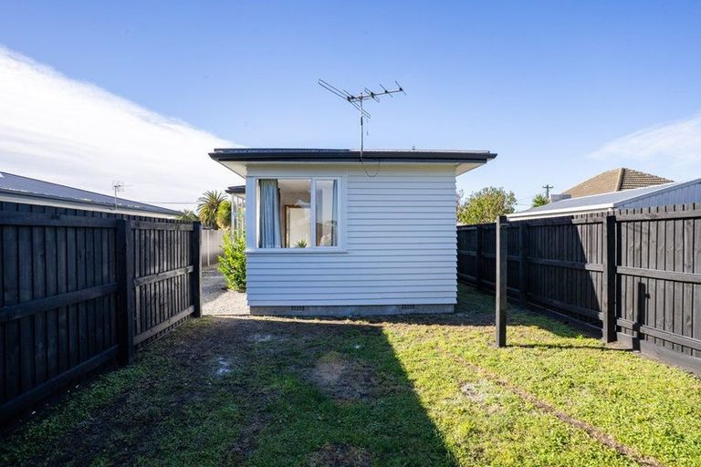 Photo of property in 17 Woodgrove Avenue, North New Brighton, Christchurch, 8083