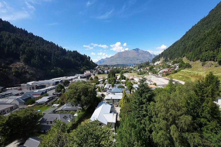 Photo of property in 22 Bowen Street, Queenstown, 9300