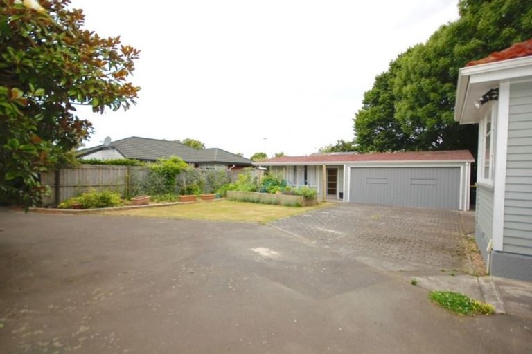 Photo of property in 197a Main North Road, Redwood, Christchurch, 8051