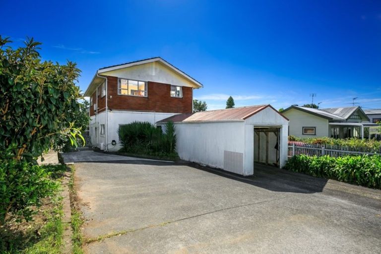 Photo of property in 4/205 Onewa Road, Birkenhead, Auckland, 0626