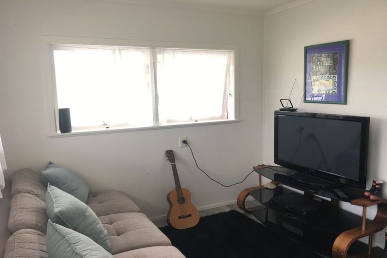 Photo of property in 2/58 Taharoto Road, Takapuna, Auckland, 0622