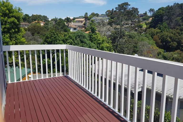 Photo of property in 38 Deverell Place, Northcross, Auckland, 0632