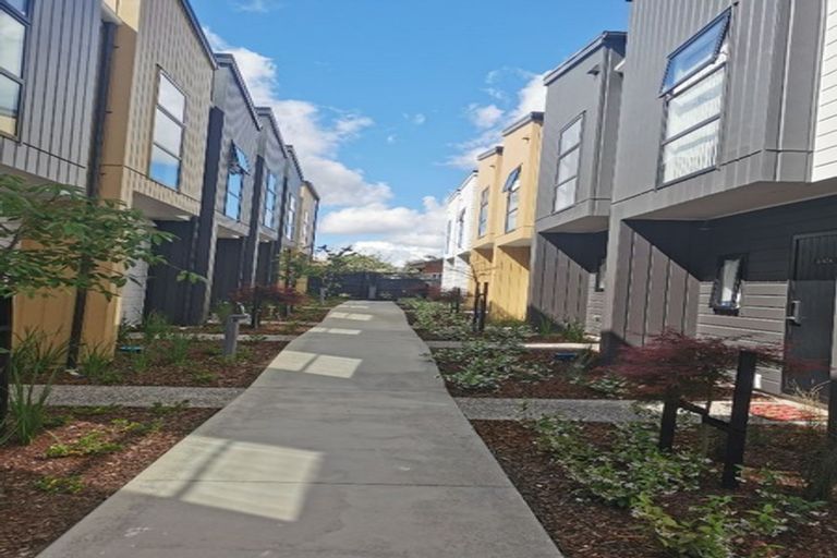 Photo of property in 6/47a Huntington Drive, Huntington Park, Auckland, 2013