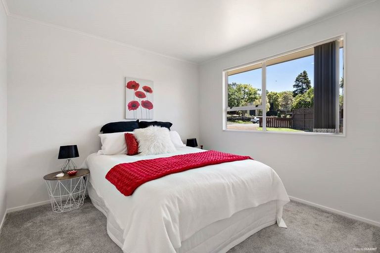 Photo of property in 12 Albemarle Place, Massey, Auckland, 0614