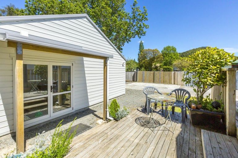 Photo of property in 14 Molloys Road, Te Marua, Upper Hutt, 5018