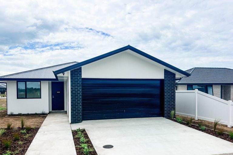 Photo of property in 8 Taurangawaka Road, One Tree Point, 0118