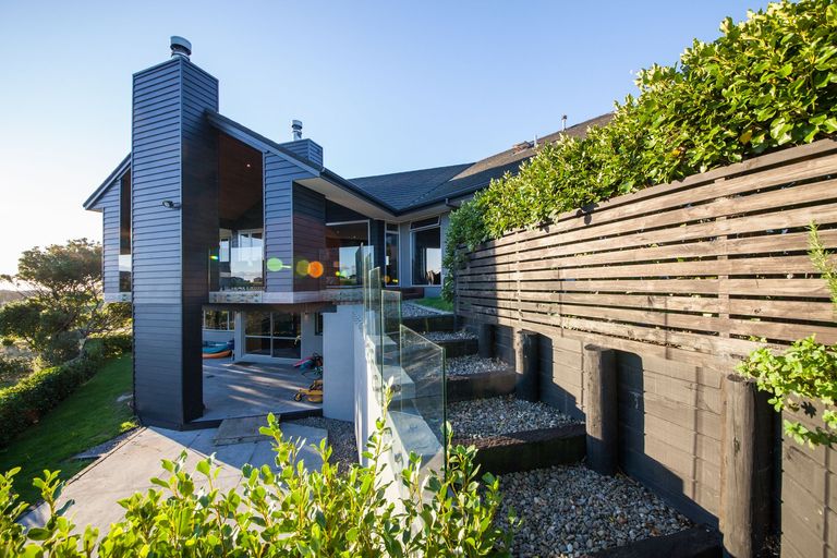 Photo of property in 85 Cashmere Drive, Fitzherbert, Palmerston North, 4410