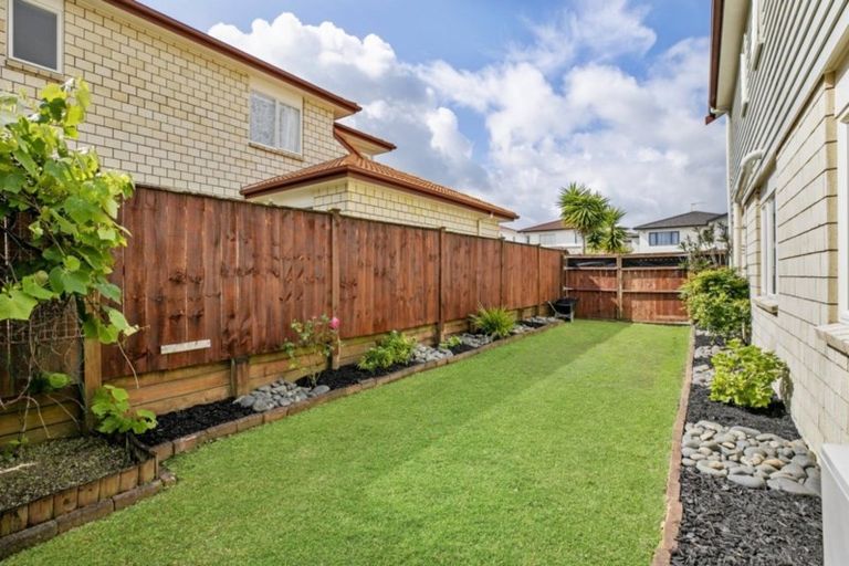 Photo of property in 30 Baverstock Road, Flat Bush, Auckland, 2016