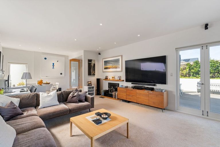 Photo of property in 52 Karepa Street, Brooklyn, Wellington, 6021