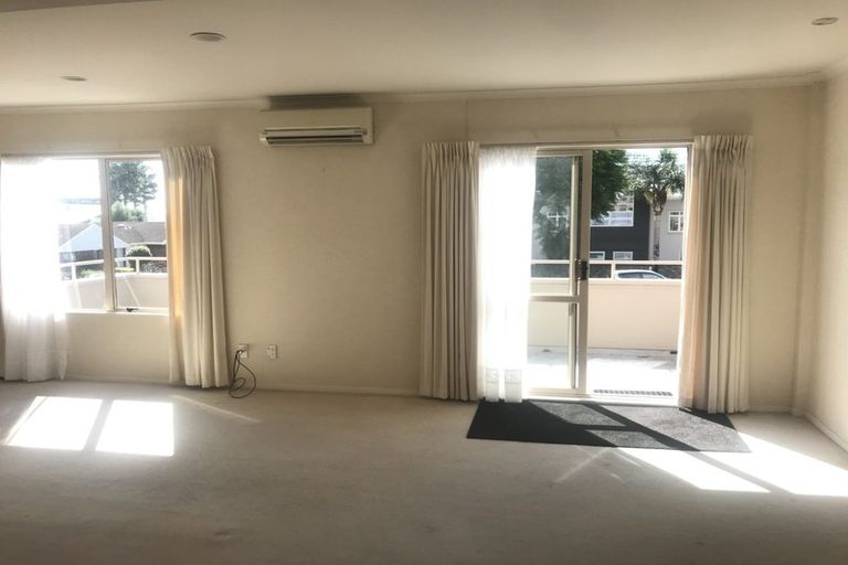 Photo of property in 4/28 Third Avenue, Tauranga, 3110