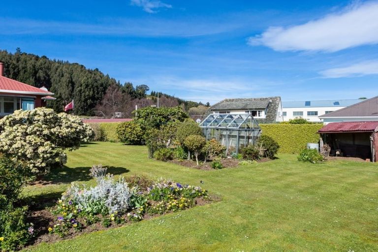 Photo of property in 172 Kaikorai Valley Road, Bradford, Dunedin, 9011