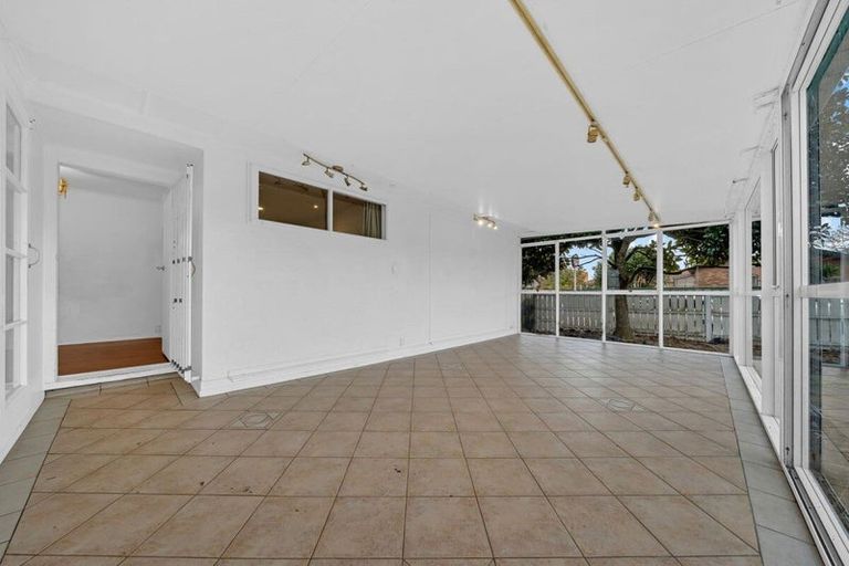 Photo of property in 178 Lincoln Road, Henderson, Auckland, 0610