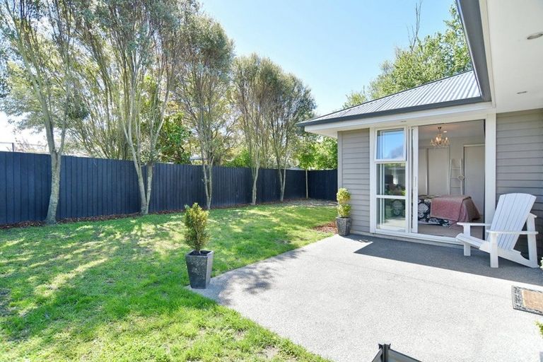 Photo of property in 9a Sylvia Street, Parklands, Christchurch, 8083