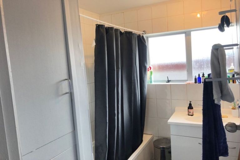 Photo of property in 1/11 Ballater Place, Highland Park, Auckland, 2010