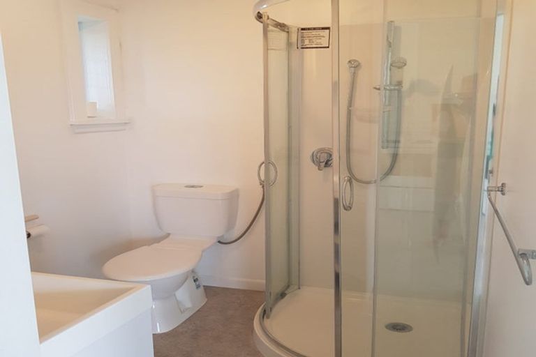 Photo of property in 150 One Tree Point Road, One Tree Point, 0118