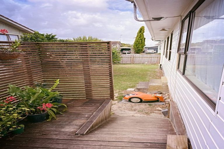 Photo of property in 18 Tilbrook Place, Papakura, 2110