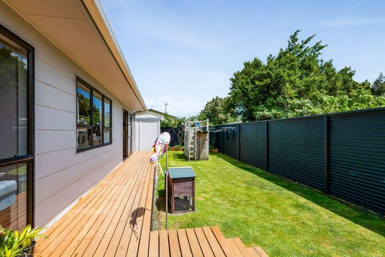 Photo of property in 28 Kowhai Street, Inglewood, 4330