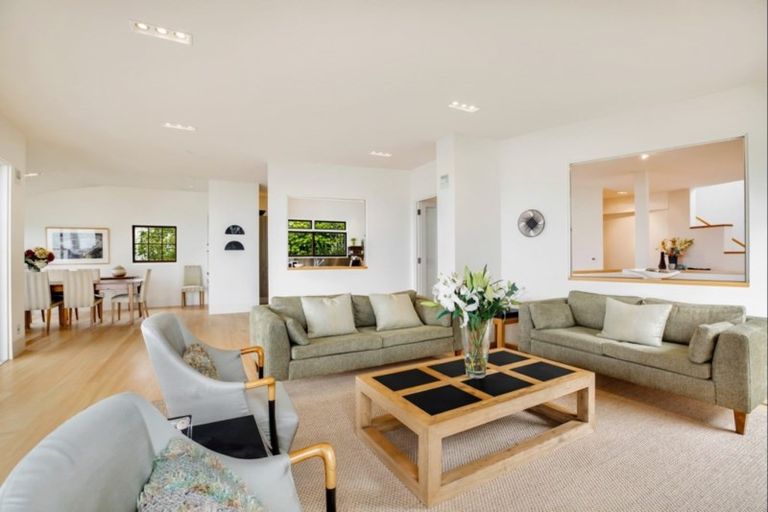 Photo of property in 16 Seacliffe Avenue, Belmont, Auckland, 0622