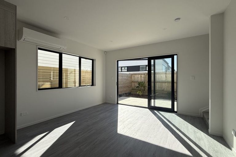 Photo of property in 33b Garadice Road, Rothesay Bay, Auckland, 0630