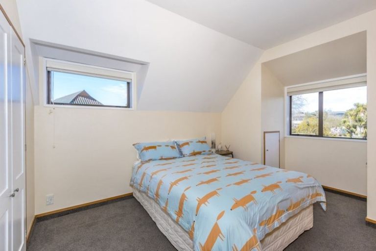 Photo of property in 2/27 Dovedale Avenue, Ilam, Christchurch, 8041