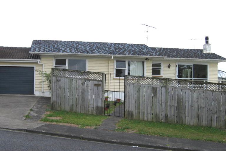 Photo of property in 1 Mirovale Place, Totara Vale, Auckland, 0629