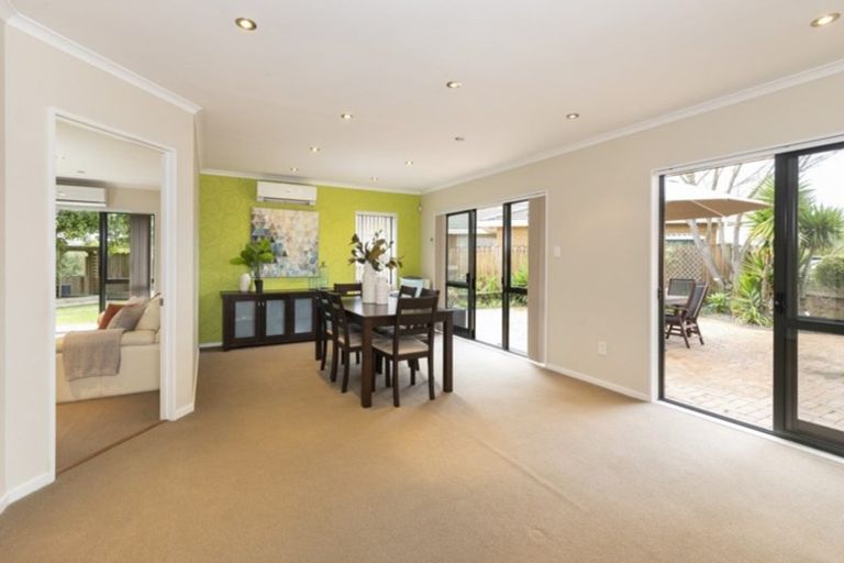 Photo of property in 19 John Lister Close, Golflands, Auckland, 2013