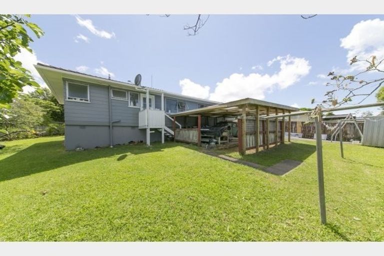 Photo of property in 73 Oreil Avenue, West Harbour, Auckland, 0618