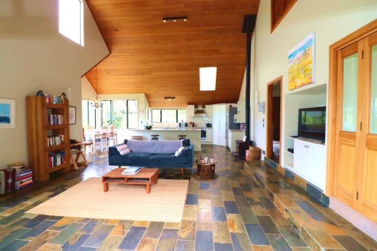 Photo of property in 402 Old Kaipara Road, Kaipara Flats, Warkworth, 0981