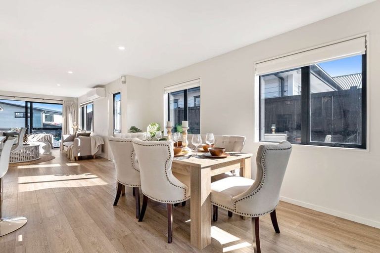 Photo of property in 8 Pakaraka Drive, Papakura, 2110