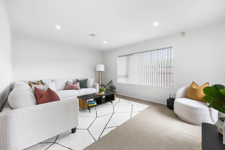 Photo of property in 2/126 Carruth Road, Papatoetoe, Auckland, 2025