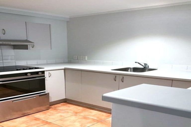 Photo of property in 12a/30 Westward Ho, Glen Eden, Auckland, 0602