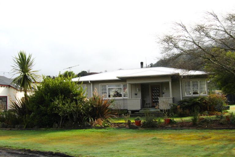 Photo of property in 2 Herald Street, Reefton, 7830