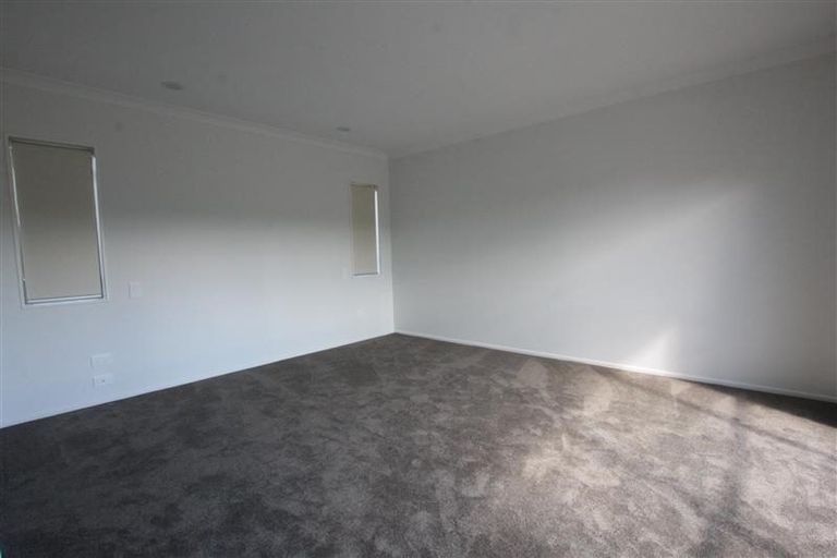 Photo of property in 12 Strundeen Close, Flat Bush, Auckland, 2016